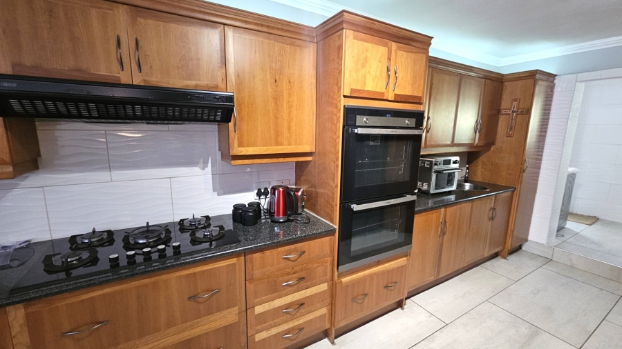 4 Bedroom Property for Sale in Ifafi North West